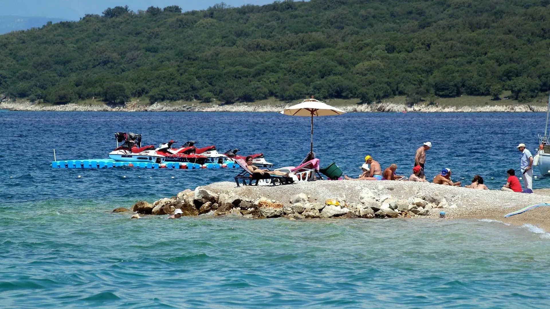 Apartments By The Sea Njivice, Krk - 21761  Njivice